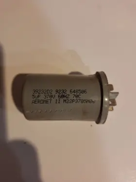 M22p3705m00 Aerovox Aeromet 2