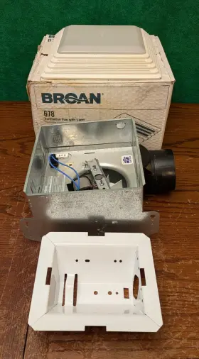 Broan 026715002597 Broan-nutone Bathroom Ventilation Fan 678 With Lighting 50 Cfm 2.5 Sones Inch As Is