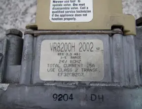 Vr8200h2002 Carrier / Honeywell Ef32cb207 Furnace Gas Valve Used Free Shipping #2