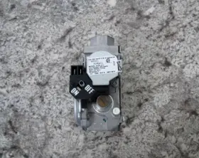 36j52-510 Carrier / White-rodgers Ef32cw213 Furnace Gas Valve Used Free Shipping