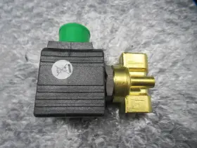3255269 Champion Gardner Denver Solenoid Valve 300psig Expedited Shipping