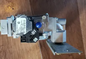 Dgat075bdd Coleman Gas Valve With Bracket