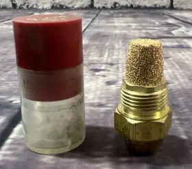 Delavan 095243116427 New Old Stock .85-80 A Hollow Oil Burner Nozzle #3