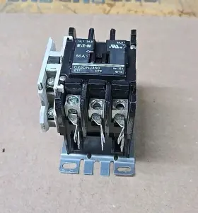 C25dnj350 Eaton 50 Amp 3 Pole 208/240v Coil / Cutler Hammer Contactor