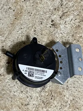 9371vo-hs-0096 Goodman Janitrol 0130f00000p Oem Pressure Switch Mpl -1.20 Wc