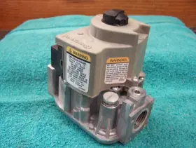 Vr8205s2353 Honeywell Carrier Bryant Payne Nat Gas Valve 18469403 Ef32cb190
