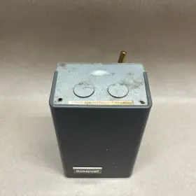 L8148e1182 Honeywell L8148e1257 Aquastat Relay L8148e #2