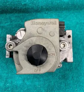 Vr8205s Honeywell Lennox 60m1601 2262 Gas Valve #2