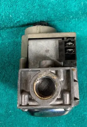 Vr8205s Honeywell Lennox 60m1601 2262 Gas Valve #3