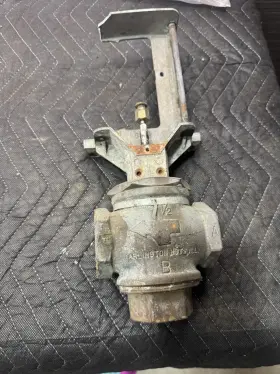 V5013a-1229-2 Honeywell 1-1/2 Inch Three-way Mixing Globe Valve Fast Shipping