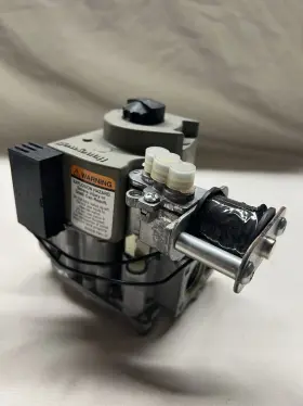 60-24394-01 Honeywell Vr8205n8829 Furnace Gas Valve Direct Spark Used #2