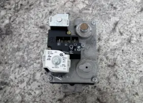 36e52-209 Lennox / White-rodgers 39l9301 39l93 Furnace Gas Valve Free Shipping