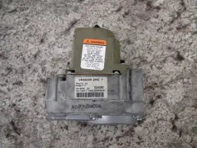 Vr8205m2443 Nordyne / Honeywell 624586 Furnace Gas Valve Used Free Shipping