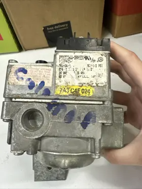 7a3-c4f-024 Robertshaw 7a3c4f024 Robertshaw-grayson Mobile Home Gas Valve