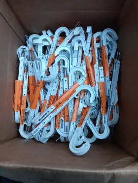 18928 Sioux Chief Lot Of 80 1 2 &3 Inch Hangers Tuff Dwv Pipe Hanger New