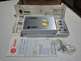 Baystat239a Trane Weathertron Heat Pump Thermostat 2-stage Heating/1-stage Cooling 30vac