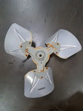 Fan01433 Trane Fan01518 3 Blade Aluminum 18 Inch Dia 34 Degrees Pitch /