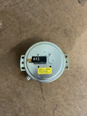 C144866p07 Tridelta Fs6399-885 Furnace Air Pressure Switch Works Tested