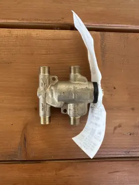0204152 Watts 204152 Lfusg-b M3 Thermostatic Mixing Valve 3/8 Inch Compression Brass