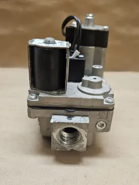 Ef33cw200 White-rodgers 36e55 218 Furnace Gas Valve Used #2