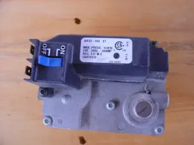 36f22-203 White-rodgers Hvac Furnace Nat. Gas Valve C6476910 #2