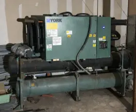 Ycm008652ebxaa York Commercial Chiller Model R-410a Used Working