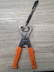 997 Westwood T100-370 Chain Type Porcelain & Gauge Glass Cutter (missing Link). Fixed Price $50.00.