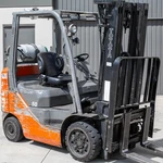 Stark Usa Universal Vinyl Forklift Suspension Seat Fits Clark Cat Hyster Belt. Fixed Price $199.95.